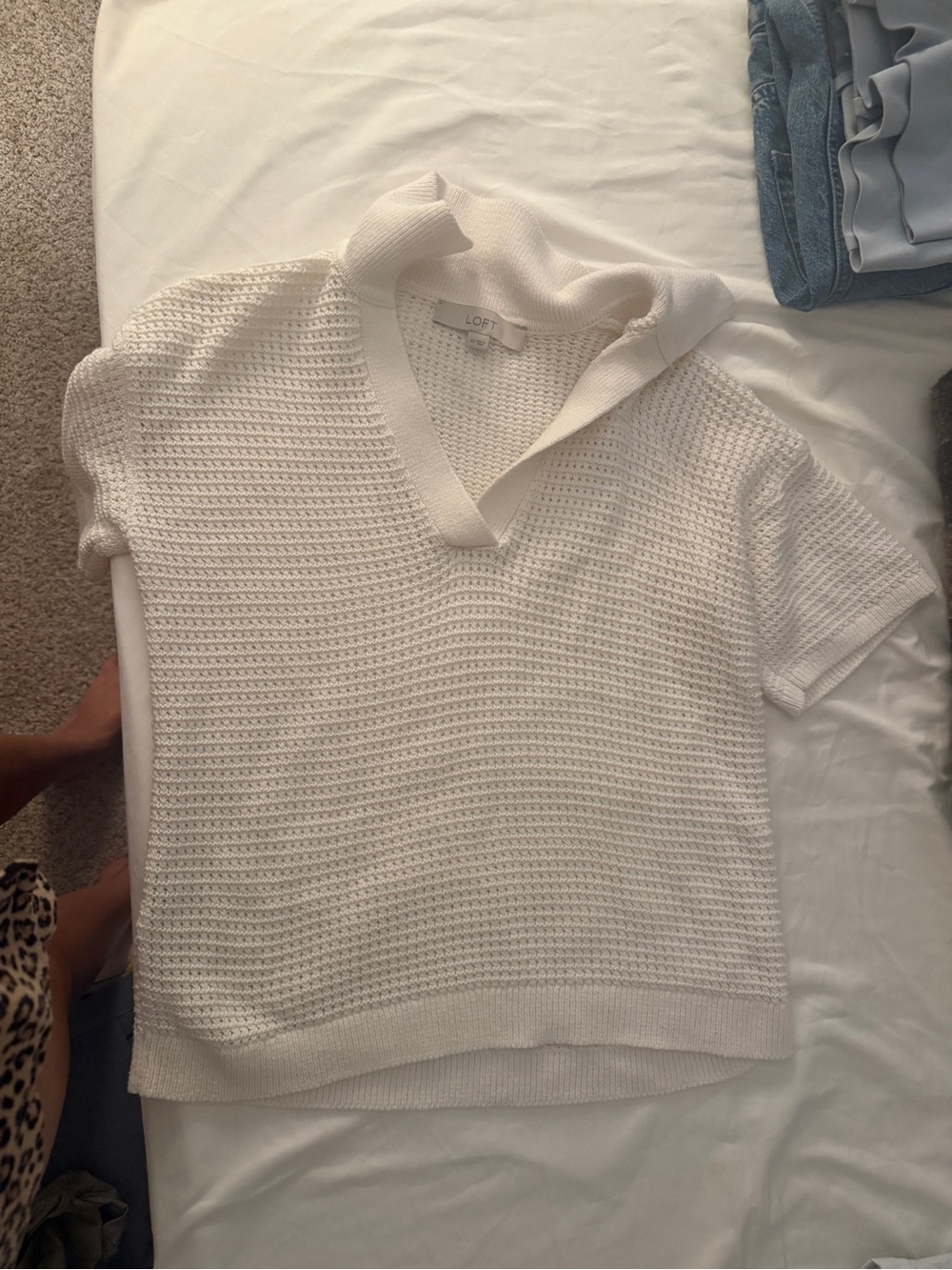 LOFT White Textured V-Neck Short-Sleeve Sweater